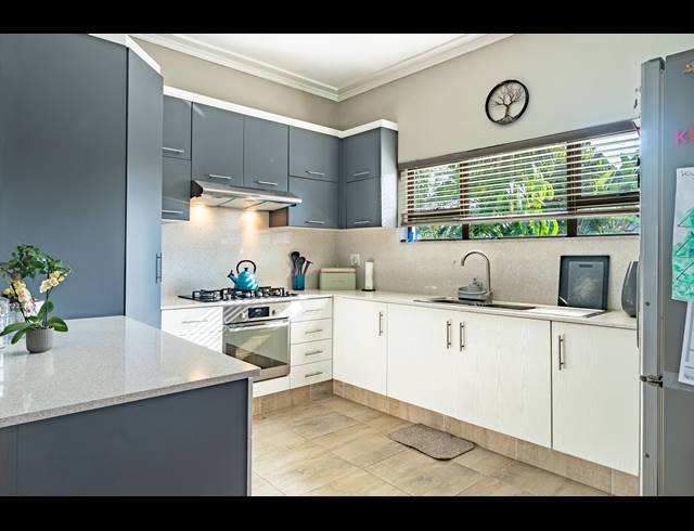 3 BEDROOM FREESTANDING FOR SALE IN PALM LAKES ESTATE